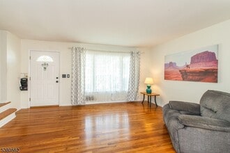 41 Dowling Pkwy in Woodland Park, NJ - Building Photo - Building Photo