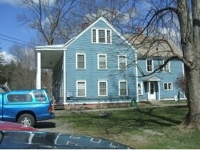 27 Old Depot Rd in Putney, VT - Foto de edificio - Building Photo
