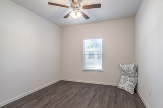 Livingston Pioneer Crossing in Livingston, TX - Building Photo - Interior Photo