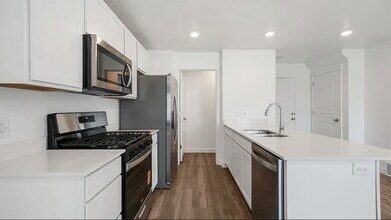 241 N Salty Ln in Saratoga Springs, UT - Building Photo - Building Photo