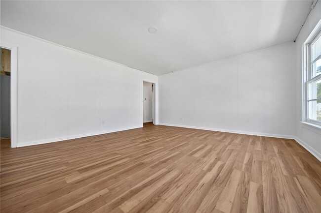 property at 504 N Magnolia Dr