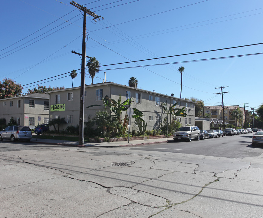 6860 De Longpre Ave in Los Angeles, CA - Building Photo