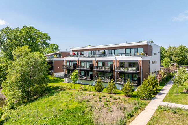 Lyndale Gardens Townhomes in Richfield, MN - Building Photo - Building Photo