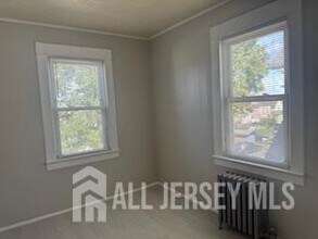 127 Main St in South River, NJ - Building Photo - Building Photo