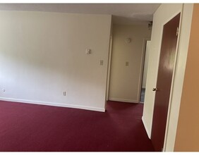 624 Hyde Park Ave-Unit -D6 in Boston, MA - Building Photo - Building Photo