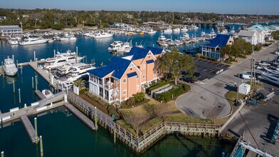 Wrightsville Marian Pier Houses in Wrightsville Beach, NC - Building Photo - Building Photo