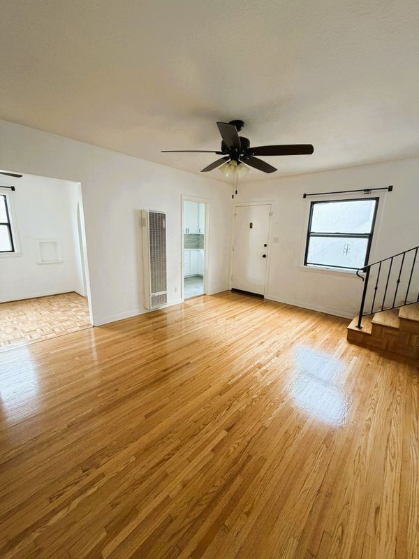 124 Argonne Ave in Long Beach, CA - Foto de edificio - Building Photo