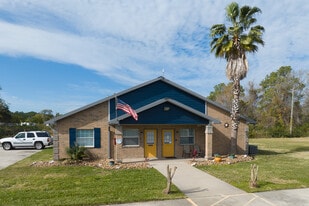 Thomas Manor Apartments in Crosby, TX - Building Photo