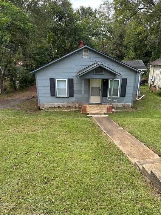 190 E Perdue St in Greenville, AL - Building Photo