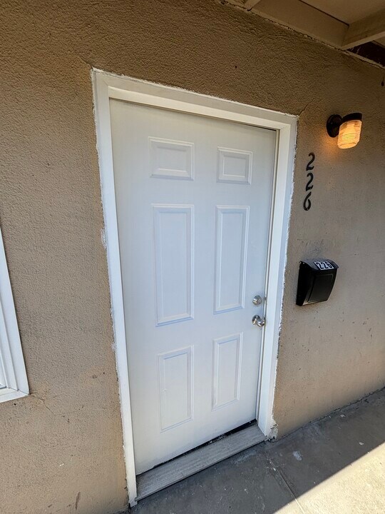 226 W 20th St in Merced, CA - Building Photo