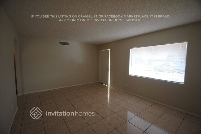 4228 N 81st Dr in Phoenix, AZ - Foto de edificio - Building Photo