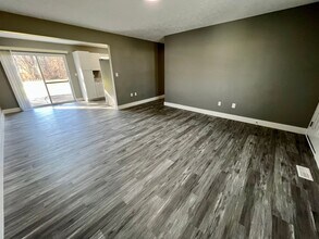 90 Robinhood Dr in Cranberry Township, PA - Building Photo - Building Photo