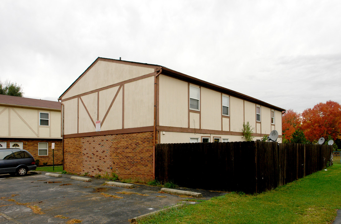 2226 Webster Canyon Ct in Columbus, OH - Building Photo