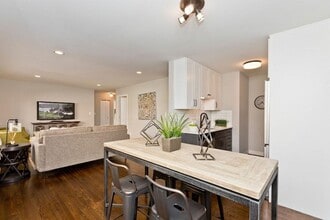 5536 N Sheridan Rd in Chicago, IL - Building Photo - Building Photo