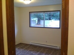 1058-1058 S 10th St in Coos Bay, OR - Building Photo - Building Photo