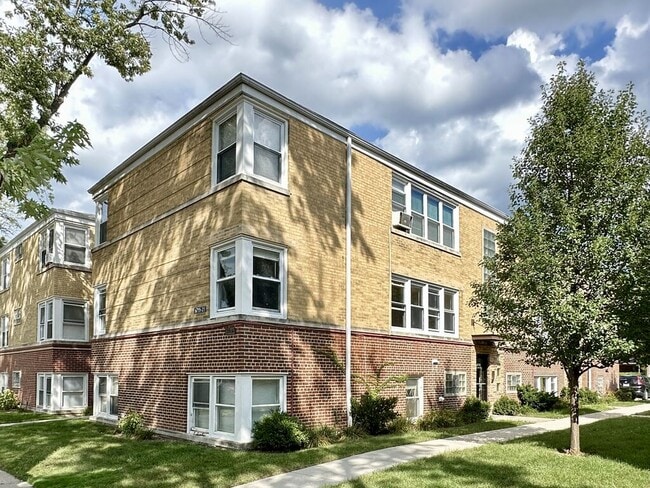 property at 6719 N California Ave