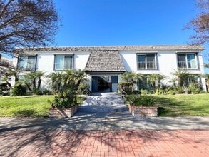 Madison in Torrance, CA - Building Photo - Interior Photo