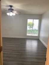 355 W Sierra Ave, Unit 119 in Fresno, CA - Building Photo - Building Photo