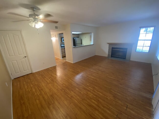 15048 Avenida Venusto in San Diego, CA - Building Photo - Building Photo