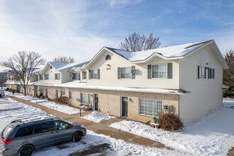 Taylor Ridge Townhomes in Shakopee, MN - Building Photo - Building Photo