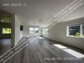 1901 15th St-Unit -3 in Bremerton, WA - Building Photo - Building Photo