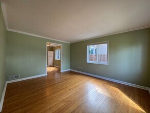 18-1/2 W Wyatt Ave in Alexandria, VA - Building Photo - Building Photo