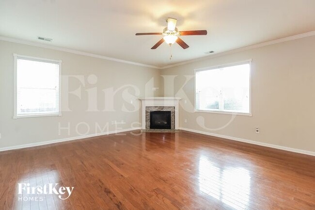 4609 Meadowside Terrace in High Point, NC - Foto de edificio - Building Photo