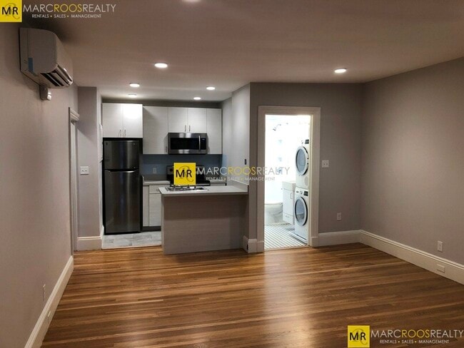 property at 252 Newbury St