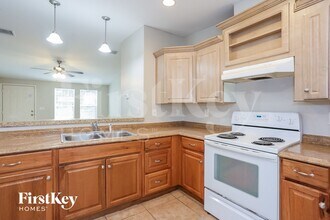 805 35th Ave S in St. Petersburg, FL - Foto de edificio - Building Photo