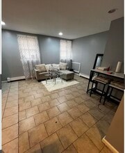 40 Myrtle Ave, Unit Lower Level in Albany, NY - Foto de edificio - Building Photo