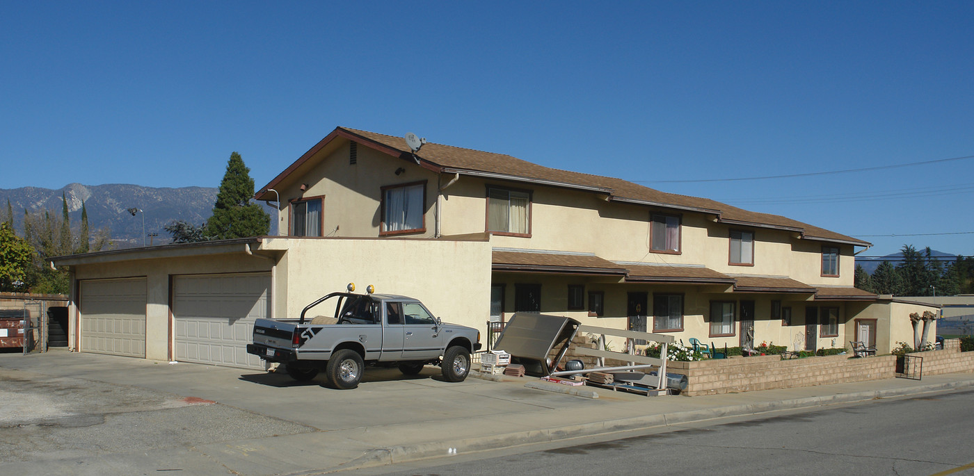 552-582 E 7th St in Beaumont, CA - Foto de edificio