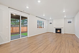 11225 SE 245th Pl in Kent, WA - Building Photo - Building Photo