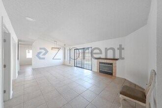 5327 Meredith Ave in Palmdale, CA - Building Photo - Building Photo