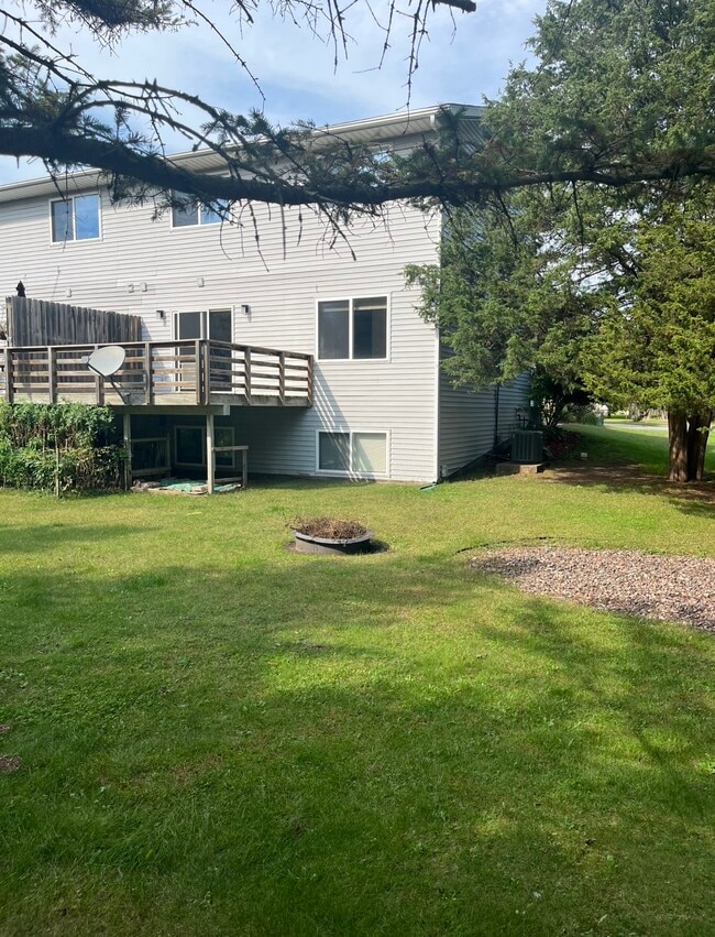 813 Stein Ct in Eau Claire, WI - Building Photo - Building Photo