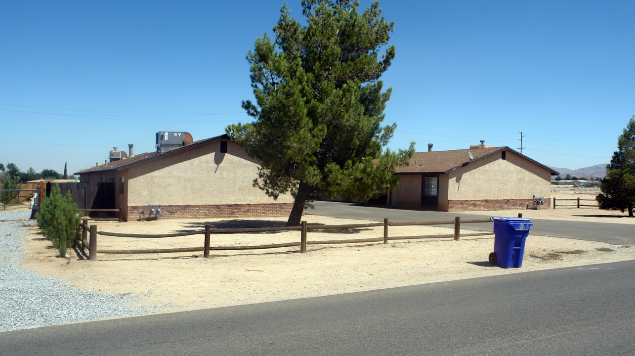 21130 Laguna Rd in Apple Valley, CA - Building Photo