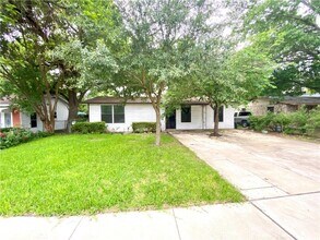 6211 Club Terrace in Austin, TX - Building Photo - Building Photo