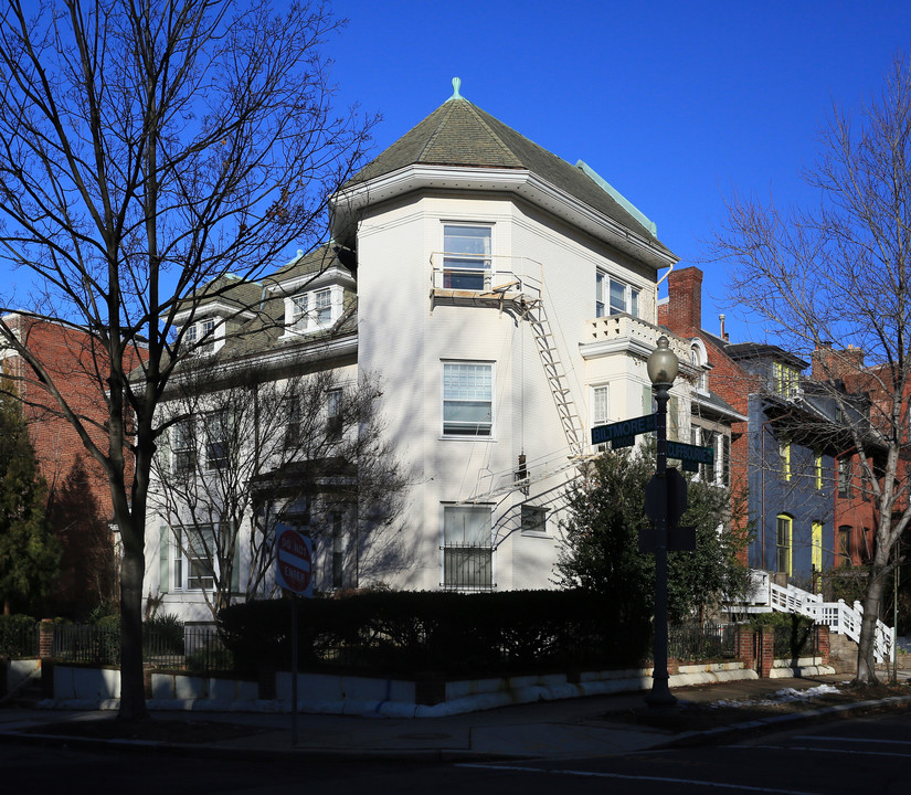 1901 Biltmore St NW in Washington, DC - Building Photo