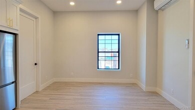 82-19 Northern Blvd in Queens, NY - Building Photo - Building Photo