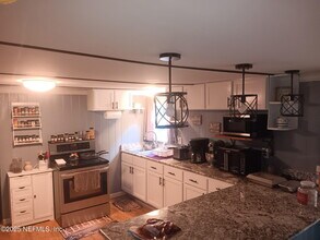 308 Milton Ave in Interlachen, FL - Building Photo - Building Photo