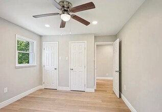 711 E Butler Pike in Maple Glen, PA - Foto de edificio - Building Photo