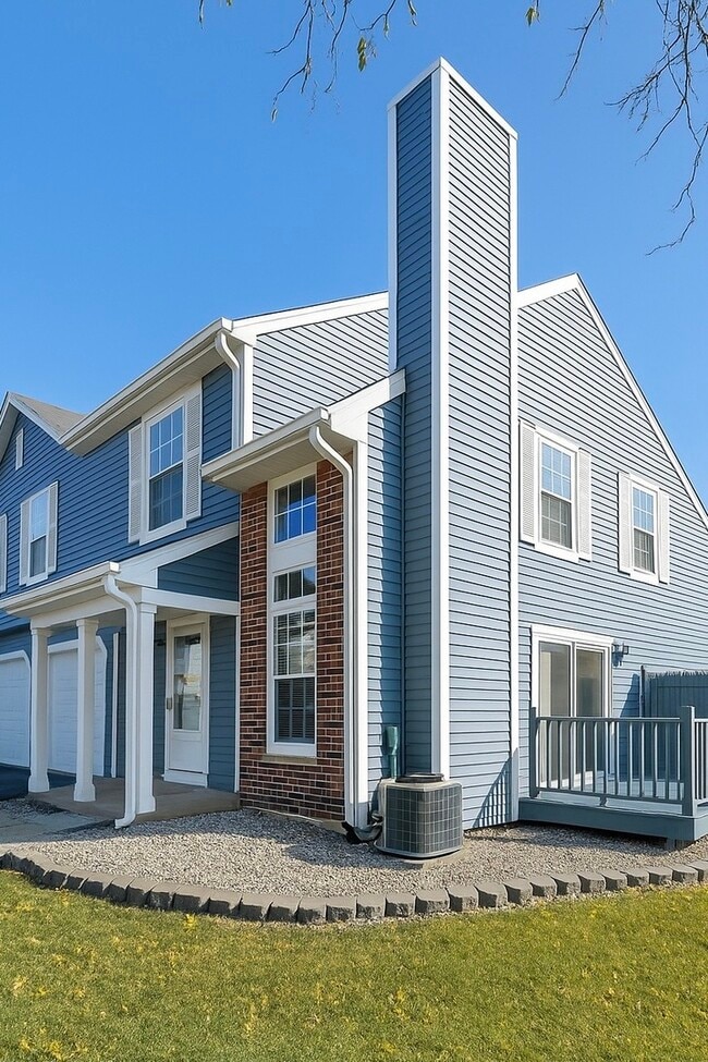 329 Pinto Dr in Bolingbrook, IL - Foto de edificio - Building Photo