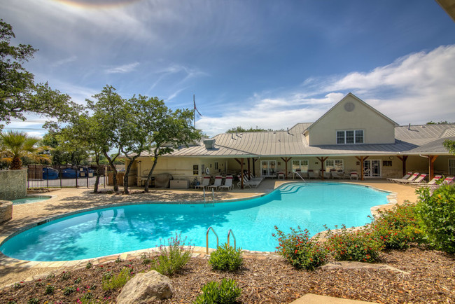 Blazing Star RV Resort in San Antonio, TX - Foto de edificio - Building Photo