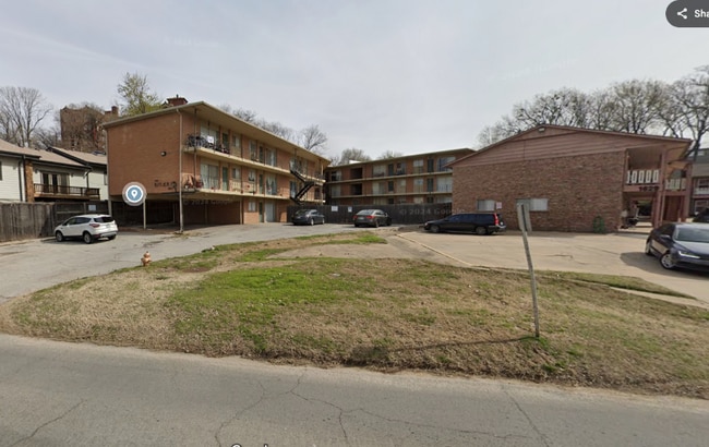 1611 Riverside Dr