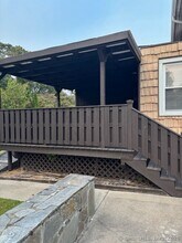 41 Sheffield Ln in Naugatuck, CT - Building Photo - Building Photo