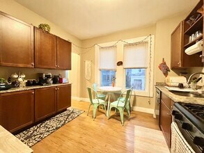 8 Sunset St, Unit 3 in Boston, MA - Building Photo - Building Photo