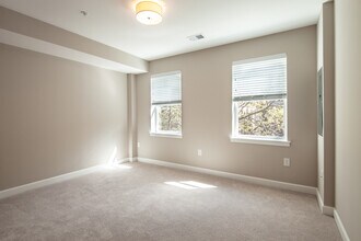 1012 Duke St in Alexandria, VA - Building Photo - Building Photo