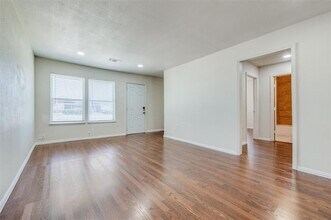 2926 Morgan Dr in Dallas, TX - Building Photo - Building Photo