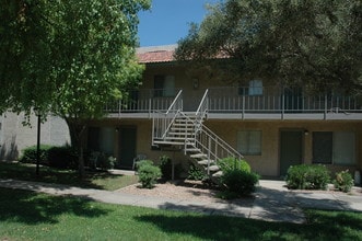 Omnia Baseline in Tempe, AZ - Foto de edificio - Building Photo