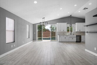 1671 E Milky Way in Gilbert, AZ - Building Photo - Building Photo