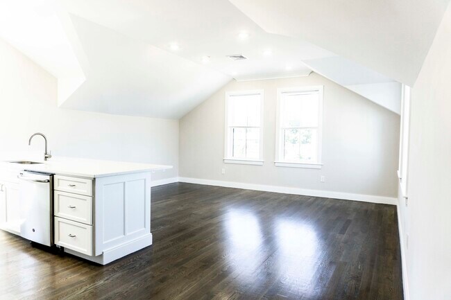 79 Linden St, Unit 4 in Boston, MA - Foto de edificio - Building Photo